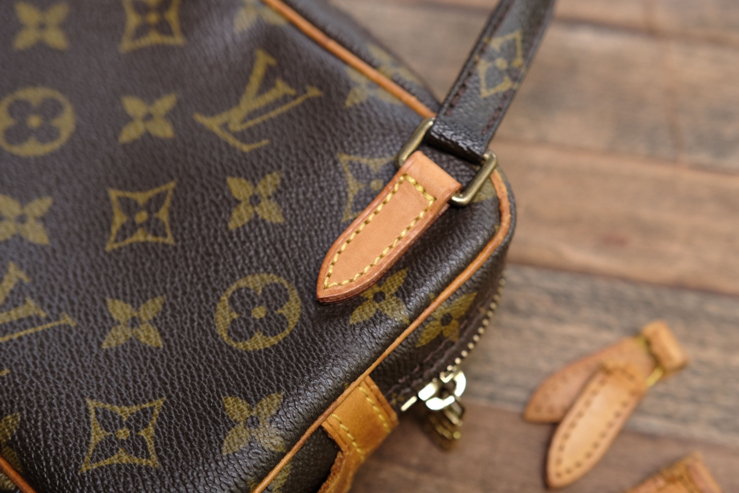LV 名牌包更換全新提耳完工，車縫工整、皮色相襯